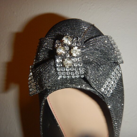 BEAUTIFUL BETSTY JOHNSON BOW SPARKLE FLATS SO MUCH GLAM NEW - Picture 9 of 16